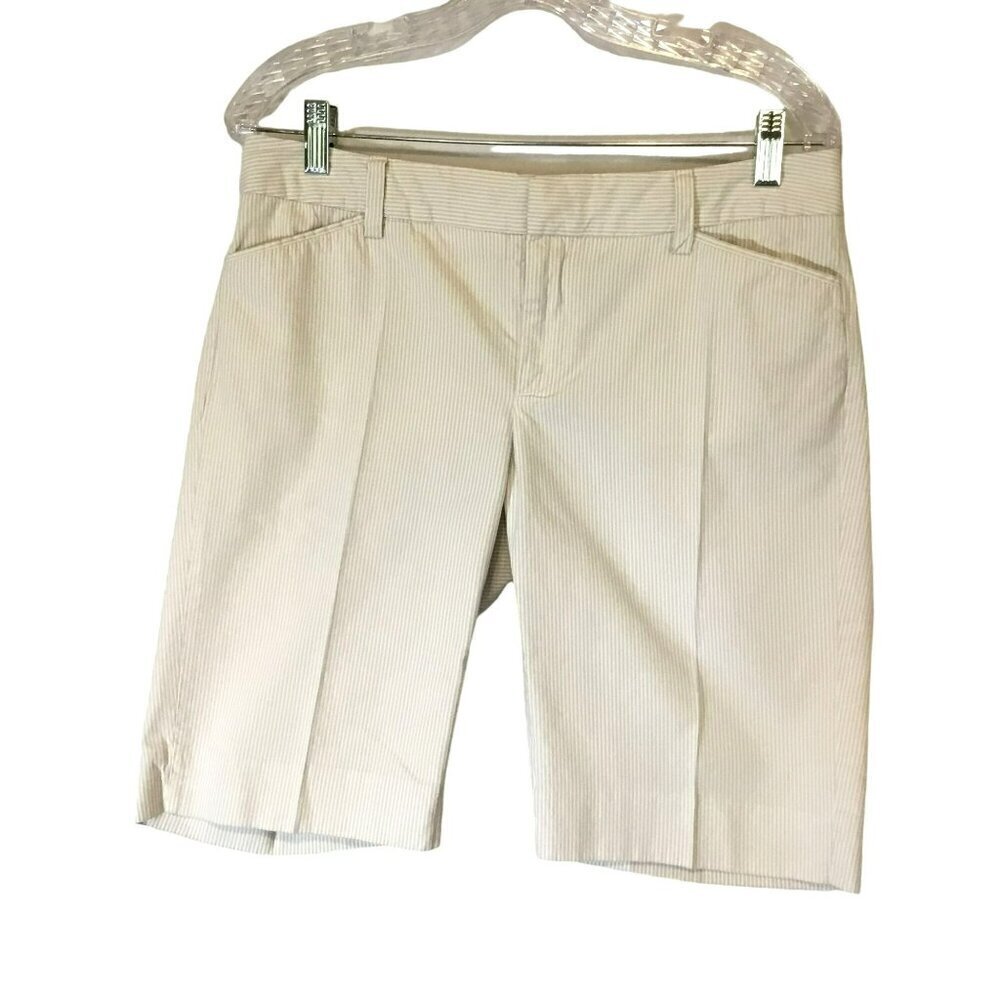 GAP Bermuda Shorts Pinstripe Gray and White 100% Cotton Women's Size 6 Pockets